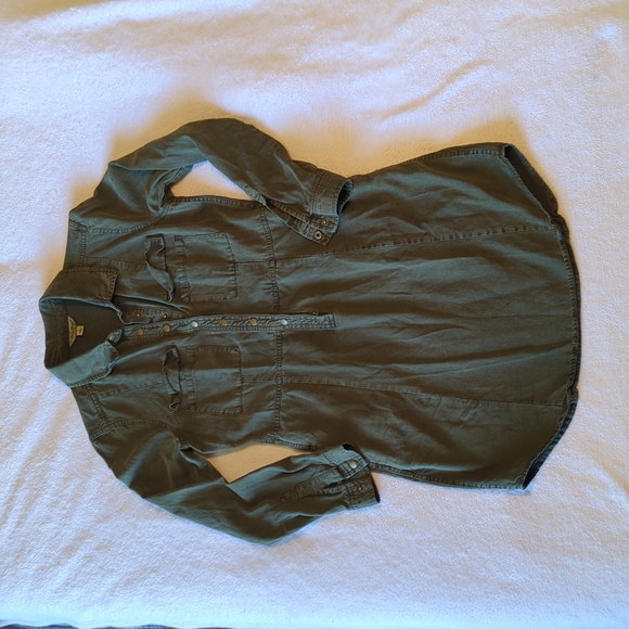 Lucky Brand Dresses & Skirts - Lucky brand Long sleeved Olive Dress